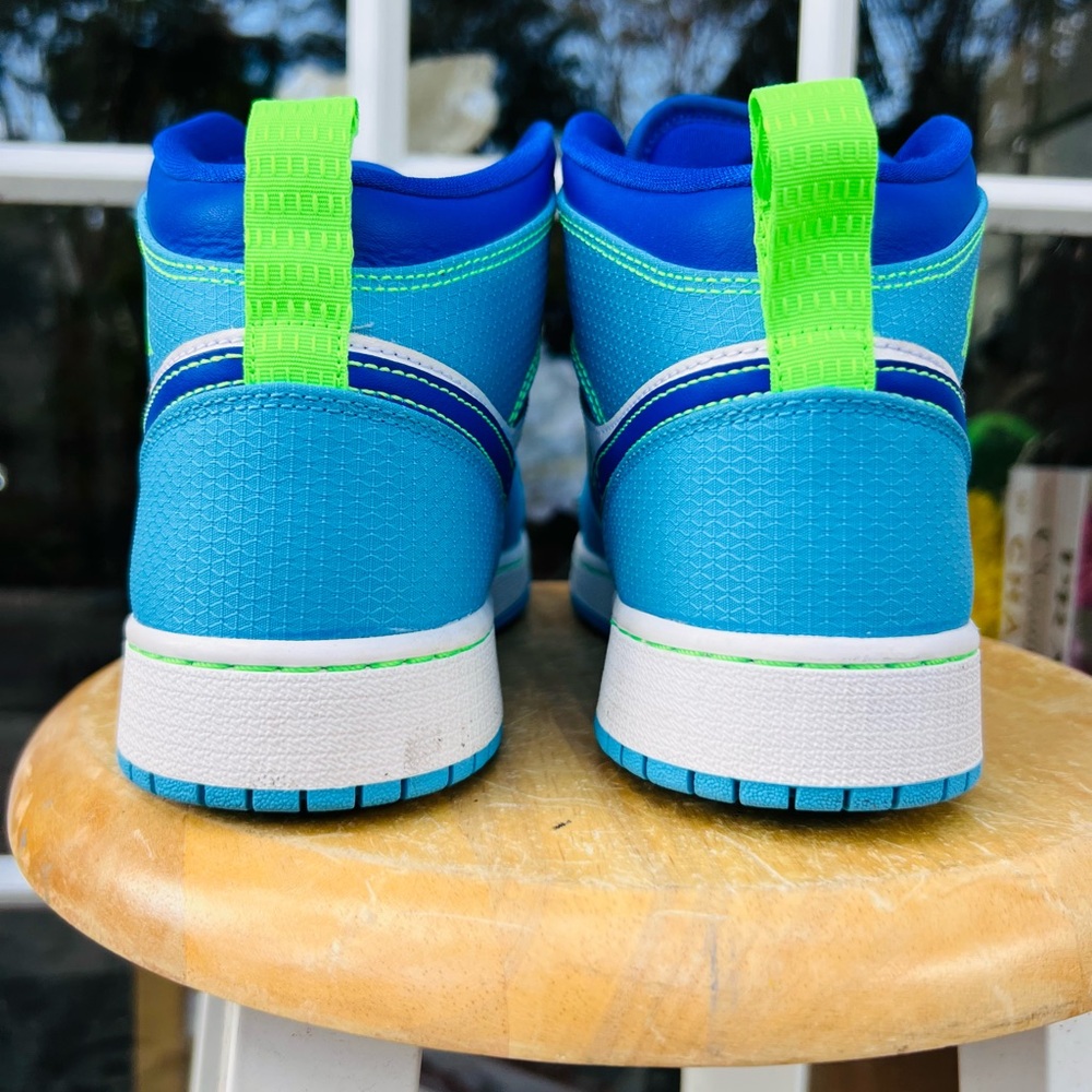 Nike Air Jordan Mid 1 “Sprite” Sneakers White Blue Green Excellent Shape! - Picture 5 of 13